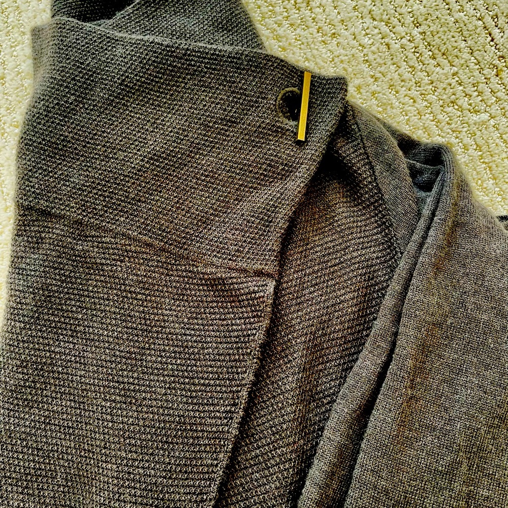 Green Tahiti sweater XS